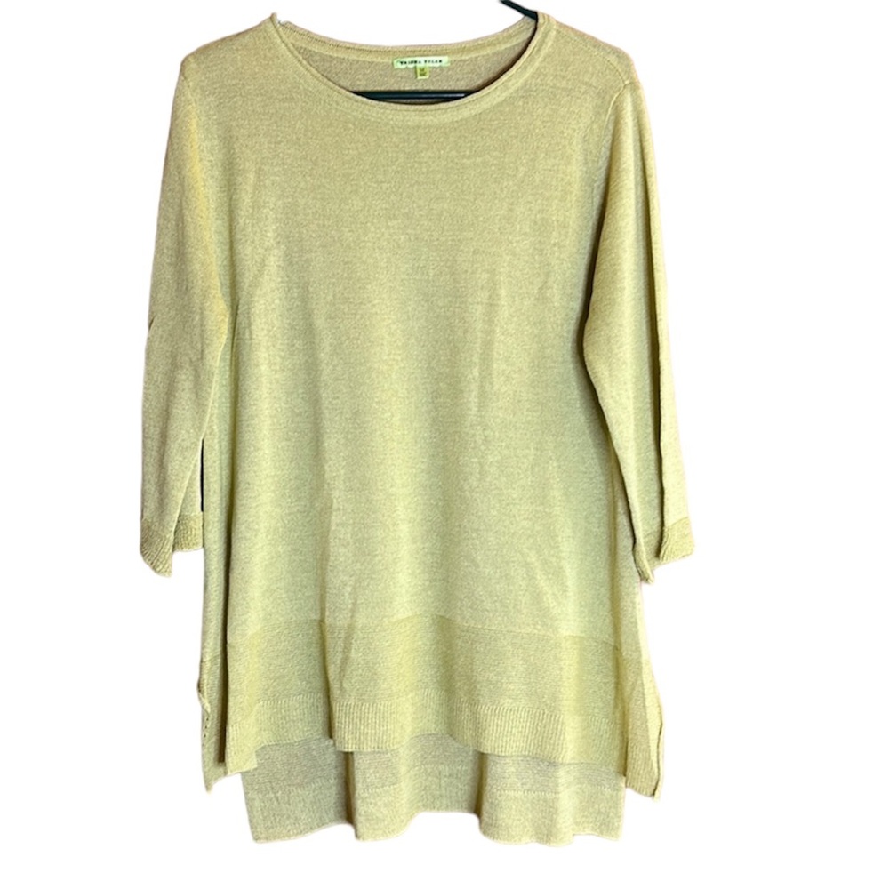 Trisha Tyler Green Lightweight Knit Tunic Length Sweater. Side Slits 3/4 sleeves
